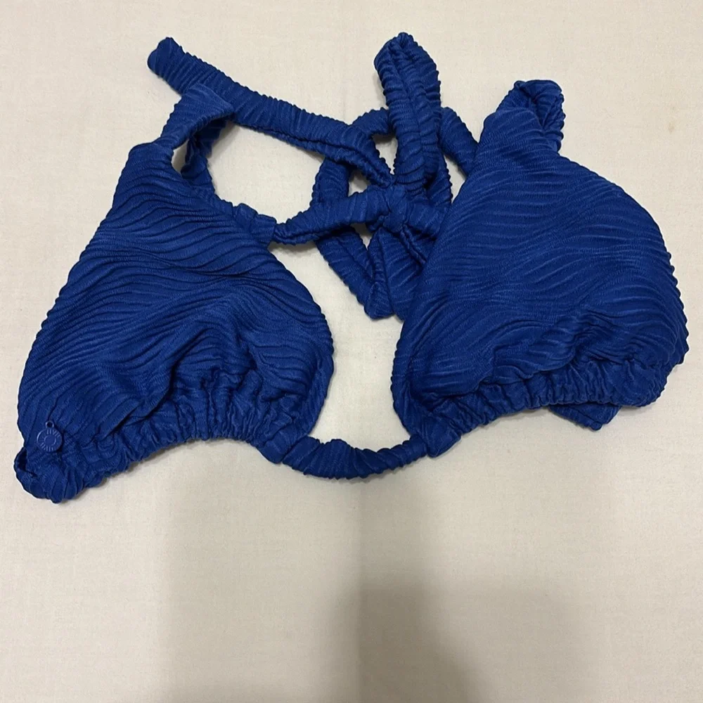 Blue Textured Bikini Set - Picture 2 of 5